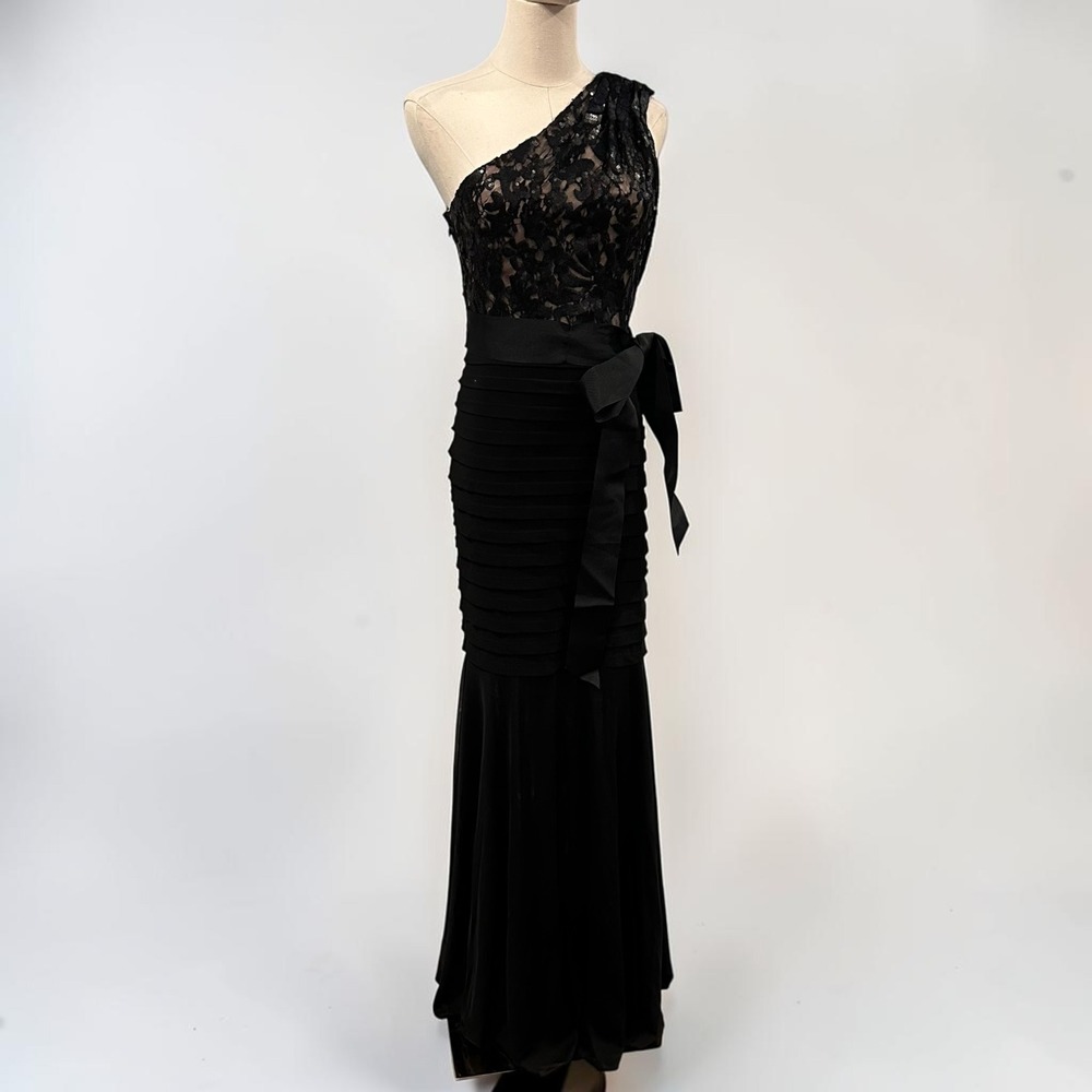 Cache One Shoulder Sequin Lace Mermaid Gown Tiered Waist Black Dress 2 Women